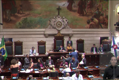 Ludmilla e Emicida são homenageados pela Câmara do Rio — sem confusão