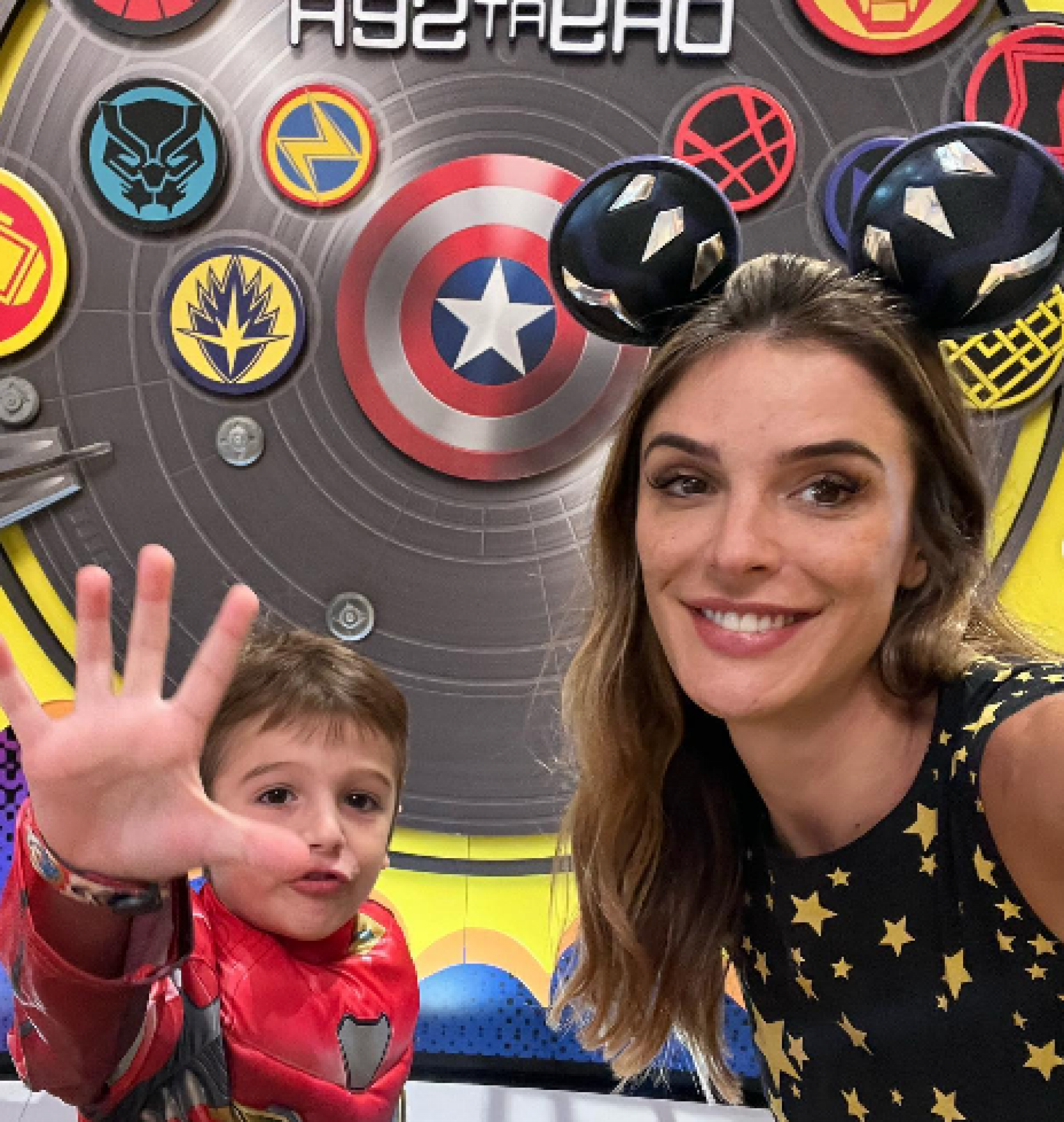 Rafa Brites compartilha cliques ao lado do filho mais velho no cruzeiro da Disney - Reprodução Internet