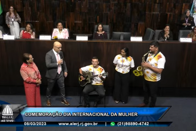 Sessão da Alerj contou com cantoria em homenagem ao Dia das Mulheres