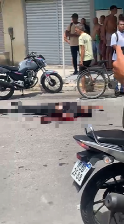 Homem &eacute; fuzilado &agrave; luz do dia em Duque de Caxias - Reprodu&ccedil;&atilde;o