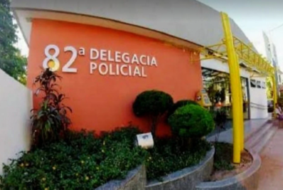 Mulher surtada bate em duas pessoas no centro de Maricá