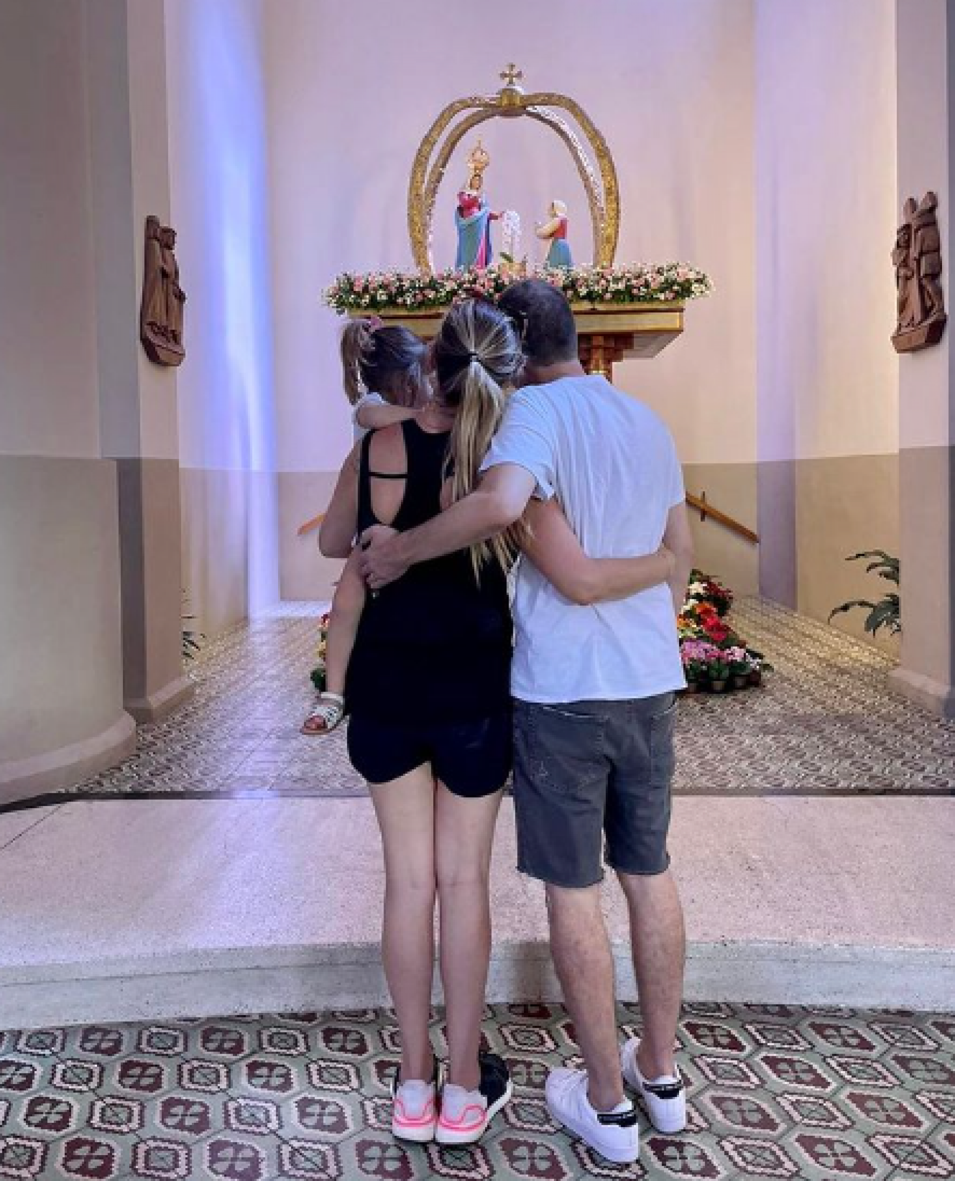 Família foi a igreja para pedir orações  - Reprodução/Redes Sociais