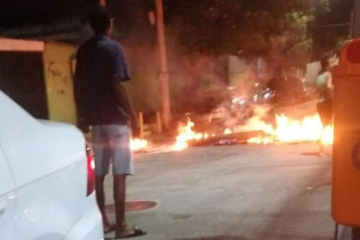 Moradores de Vila Isabel fazem protesto após ficarem três dias sem luz 