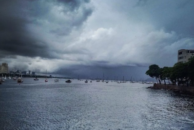 Frente fria provoca chuva ao longo de toda a quarta-feira no Rio