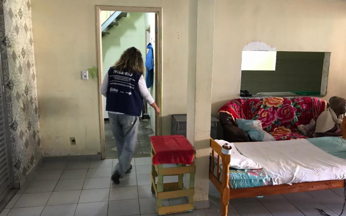 Opera&ccedil;&atilde;o interdita lar de idosos em Sepetiba