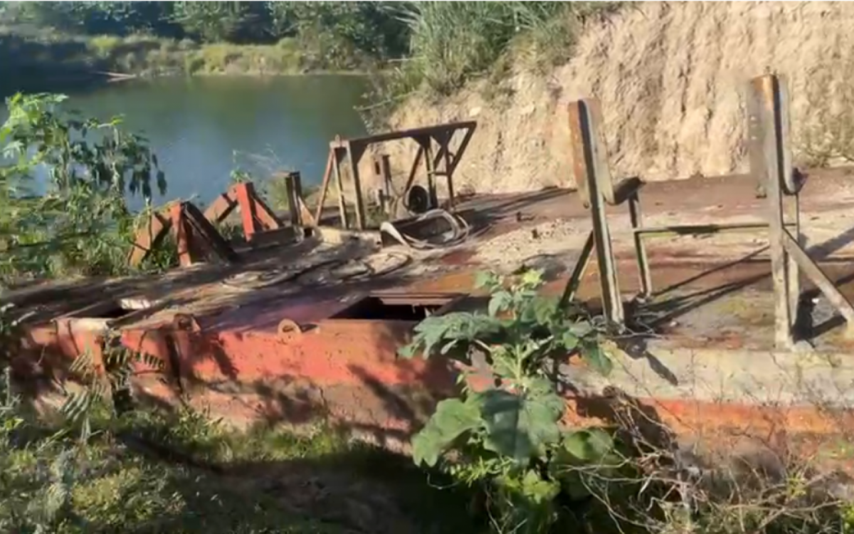 A&ccedil;&atilde;o mira as mil&iacute;cias que extraem areia ilegalmente em Serop&eacute;dica e Itagua&iacute;