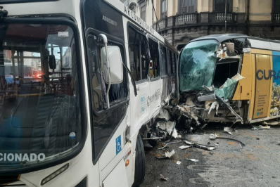 Acidente entre ônibus e VLT deixa 9 feridos no Centro do Rio