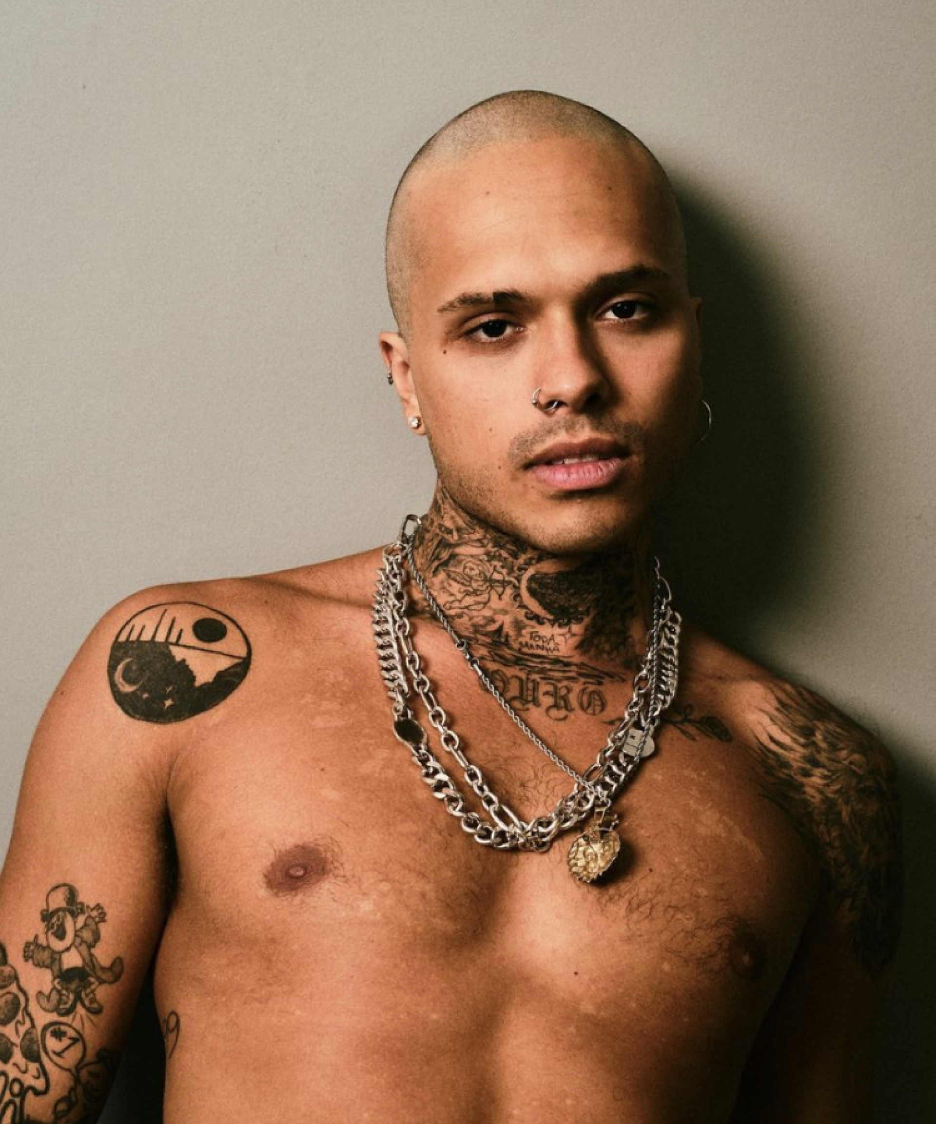 Vitão abandonou o cabelo cacheado e surgiu careca ao promover lançamento de novo álbum - Divulgação