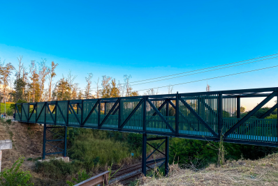 Prefeitura de Seropédica inaugura passarela sobre a linha férrea