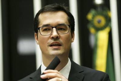 Deltan Dallagnol diz que receberá do Novo mesmo salário de deputado