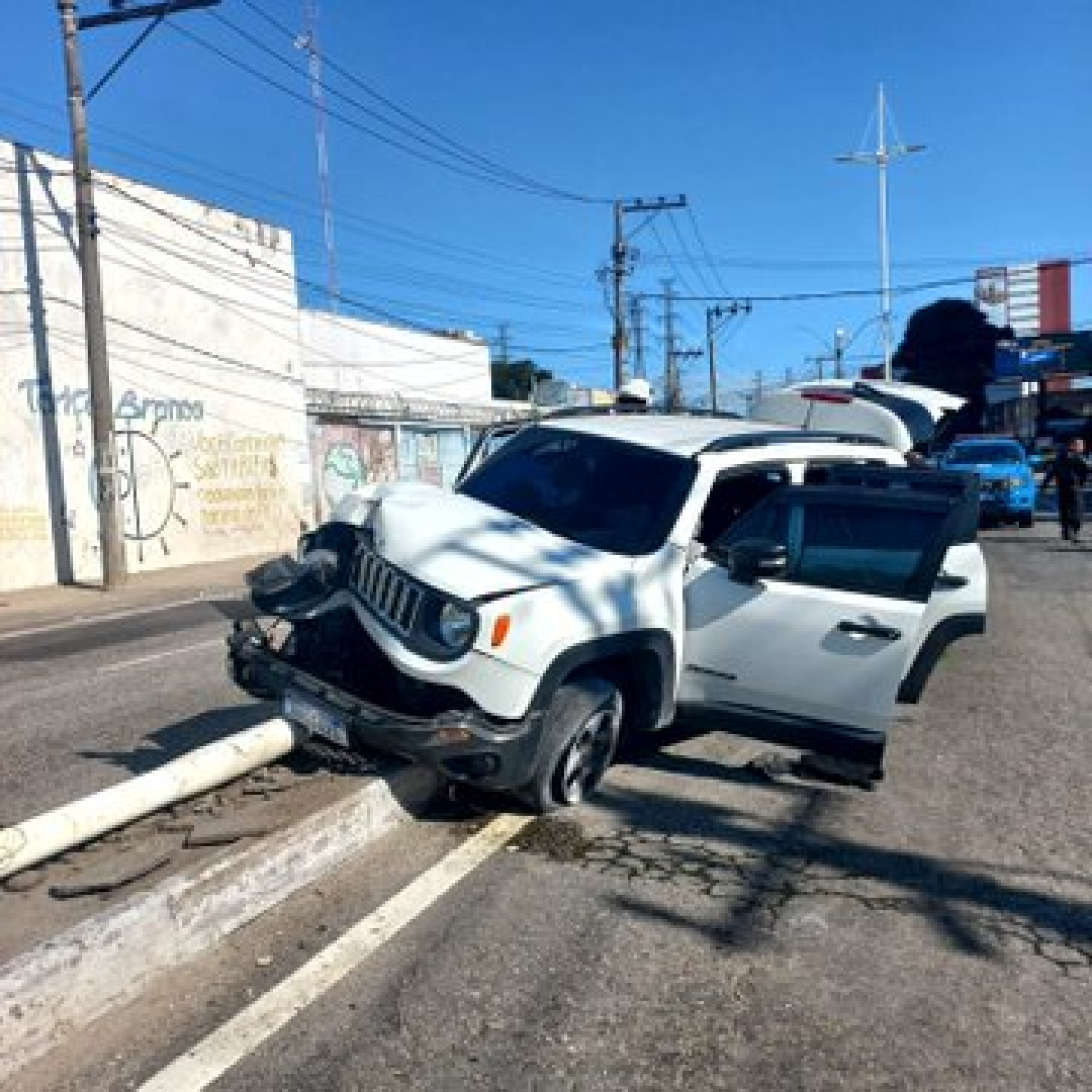 Persegui&ccedil;&atilde;o policial na Via Light, em Nova Igua&ccedil;u, termina com tr&ecirc;s criminosos presos neste domingo (21)