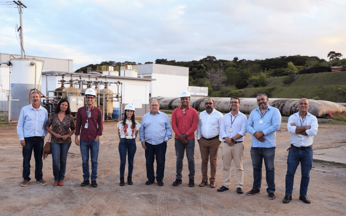 Representantes do Crea-RJ acompanham processo de tratamento de esgoto em Maca&eacute;