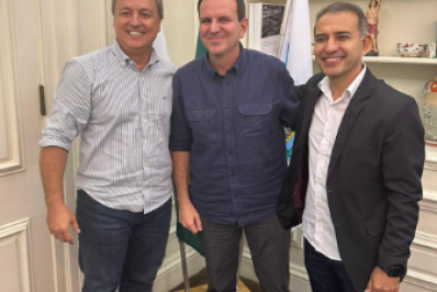 Prefeitos de Iguaba e Búzios assinam acordo com cidade do Rio para transição energética