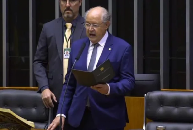Luiz Carlos Hauly é empossado em vaga de Deltan Dallagnol na Câmara