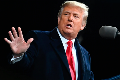 Motivação de Trump para guardar documentos secretos permanece um mistério