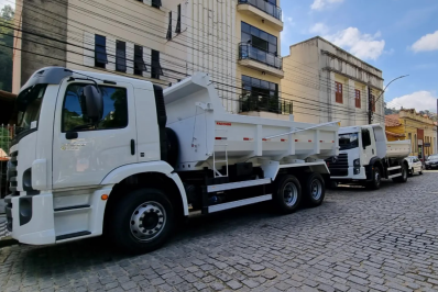 Prefeitura adquire caminhões para uso da Secretaria de Obras
