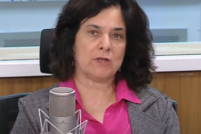 'Muito tranquila', afirma ministra da Saúde sobre possível troca no comando da pasta