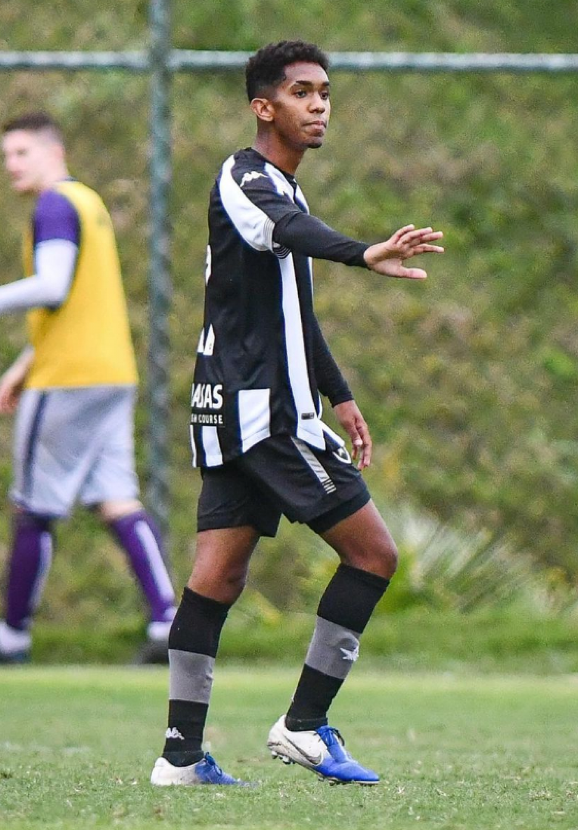 Atleta já atuou nos times de base do Flamengo e do Botafogo e atualmente está no Volta Redonda