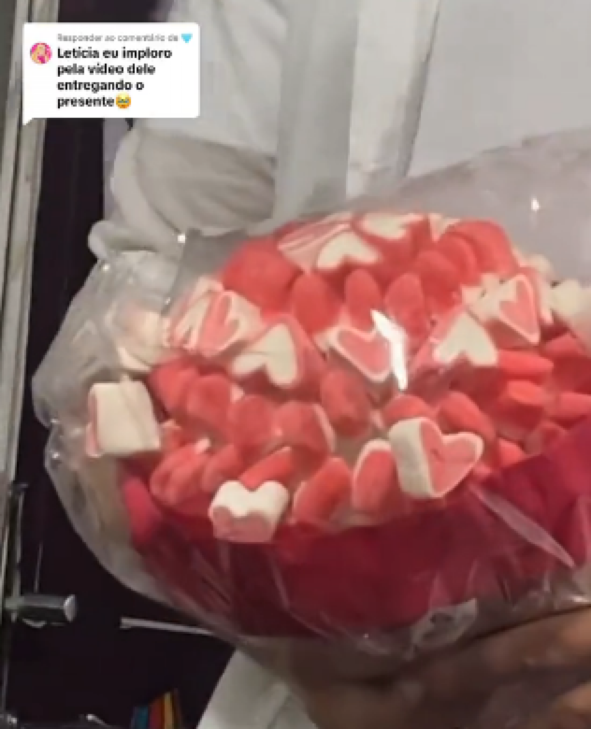 Gustavo Mioto surpreende Ana Castela com buquê inusitado - Reprodução/Twitter