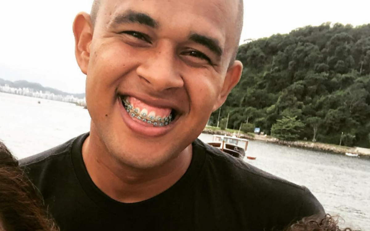 Leones foi encontrado morto com as m&atilde;os e p&eacute;s amarrados