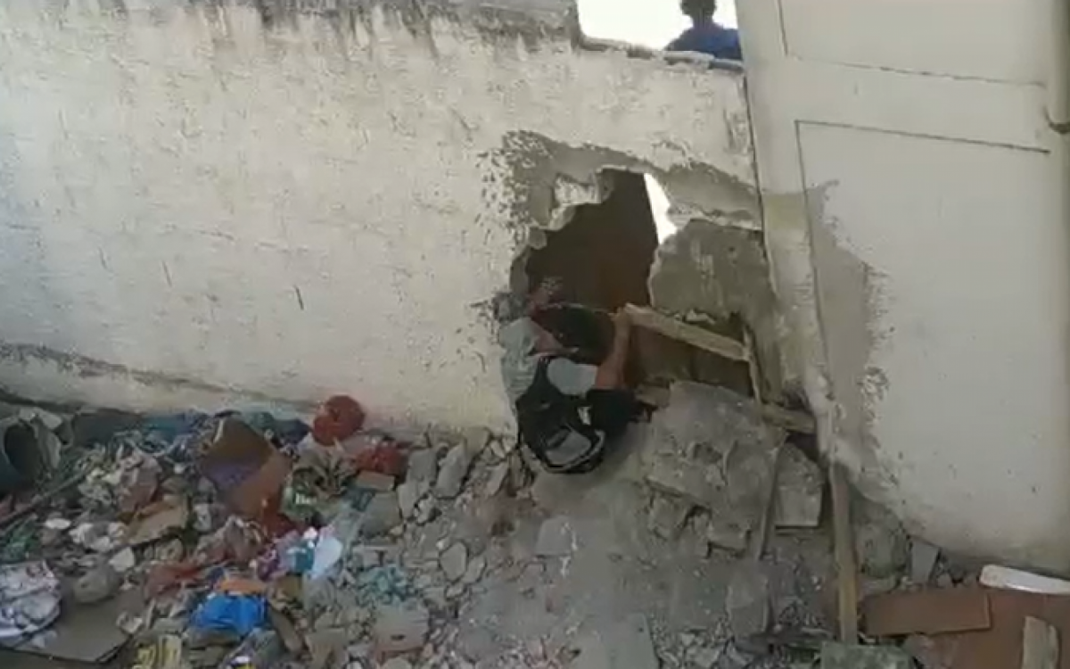 Passagem clandestina pr&oacute;ximo &agrave; esta&ccedil;&atilde;o Maracan&atilde;