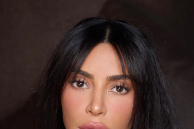 Kim Kardashian se assusta ao ver vulto em selfie: 'Estou enlouquecendo'