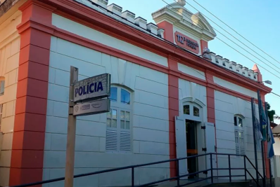 Homem é preso após furtar geladeira dentro de uma casa