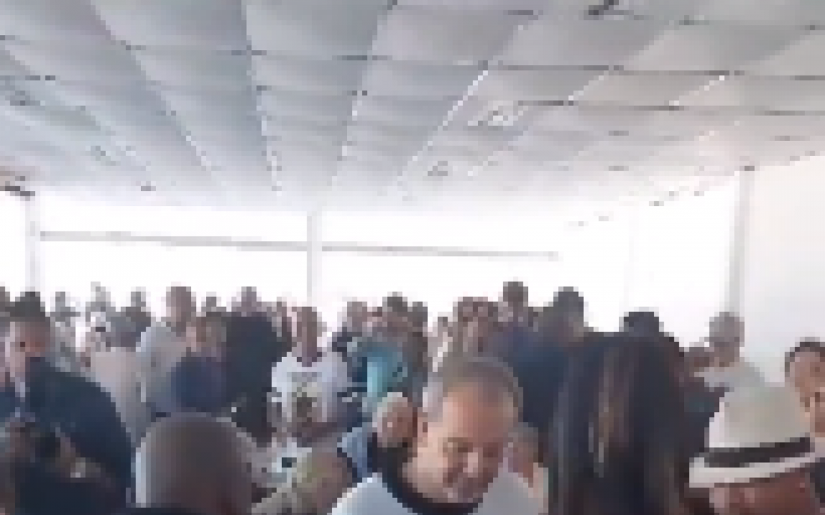 Ex-governador aproveitou a festa realizada Sede N&aacute;utica do Calabou&ccedil;o, no Centro da cidade