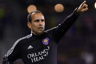 Técnico eliminado por time de Messi critica arbitragem: 'Jogo deve ser justo'