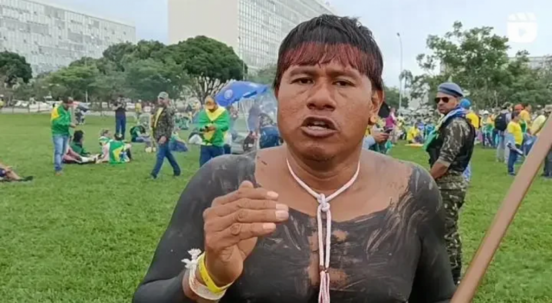 Cacique Serene Xavante durante manifestação em Brasília - Reprodução/Redes Sociais