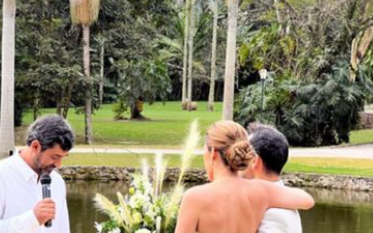 Rafaela e Rodrigo se casaram no &uacute;ltimo s&aacute;bado, 19