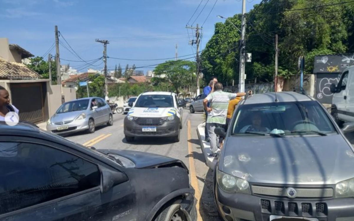 Outro foi na Rua Professora Irene Meireles,  envolvendo dois veículos