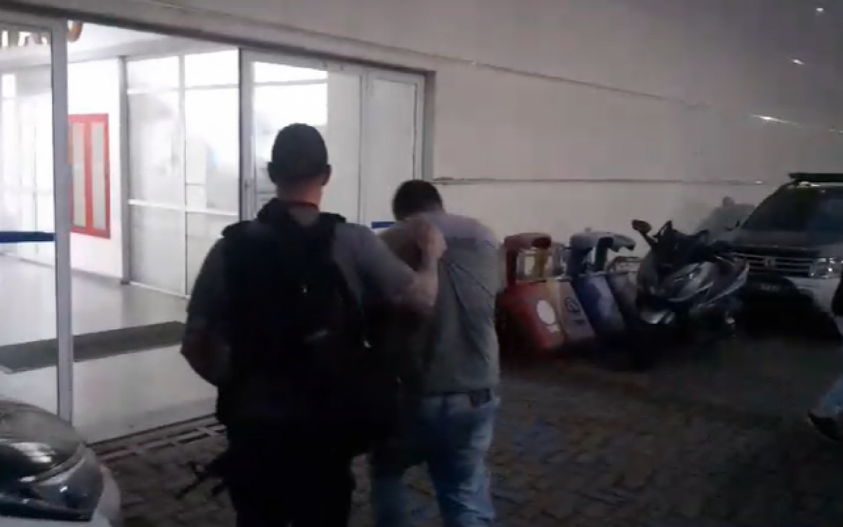 Os dois foram localizados em um camelódromo em Santa Cruz