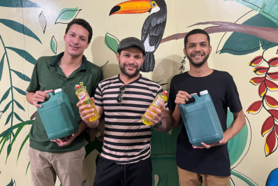 Projeto Óleo Legal compensa dono de quiosque com 18 litros de detergente