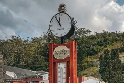Prefeitura de Nova Friburgo instalou termômetro turístico em área que pertence a Teresópolis