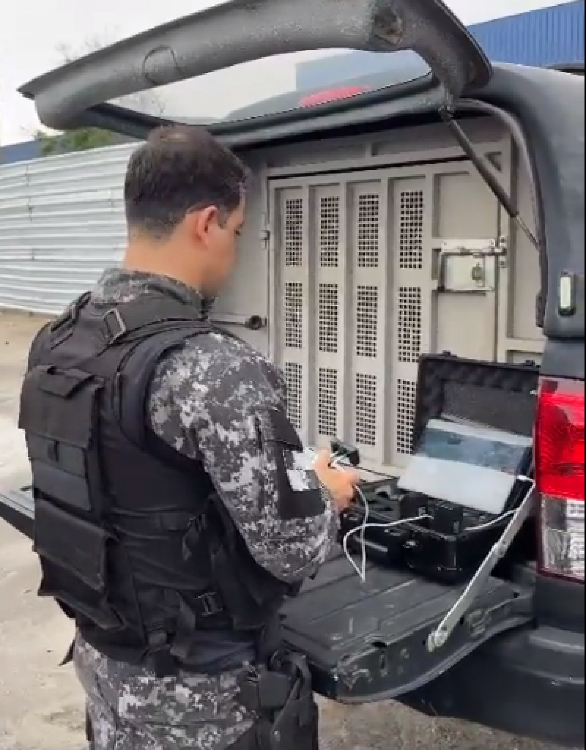 Equipamento conta com câmeras de reconhecimento facial e leitura de placas