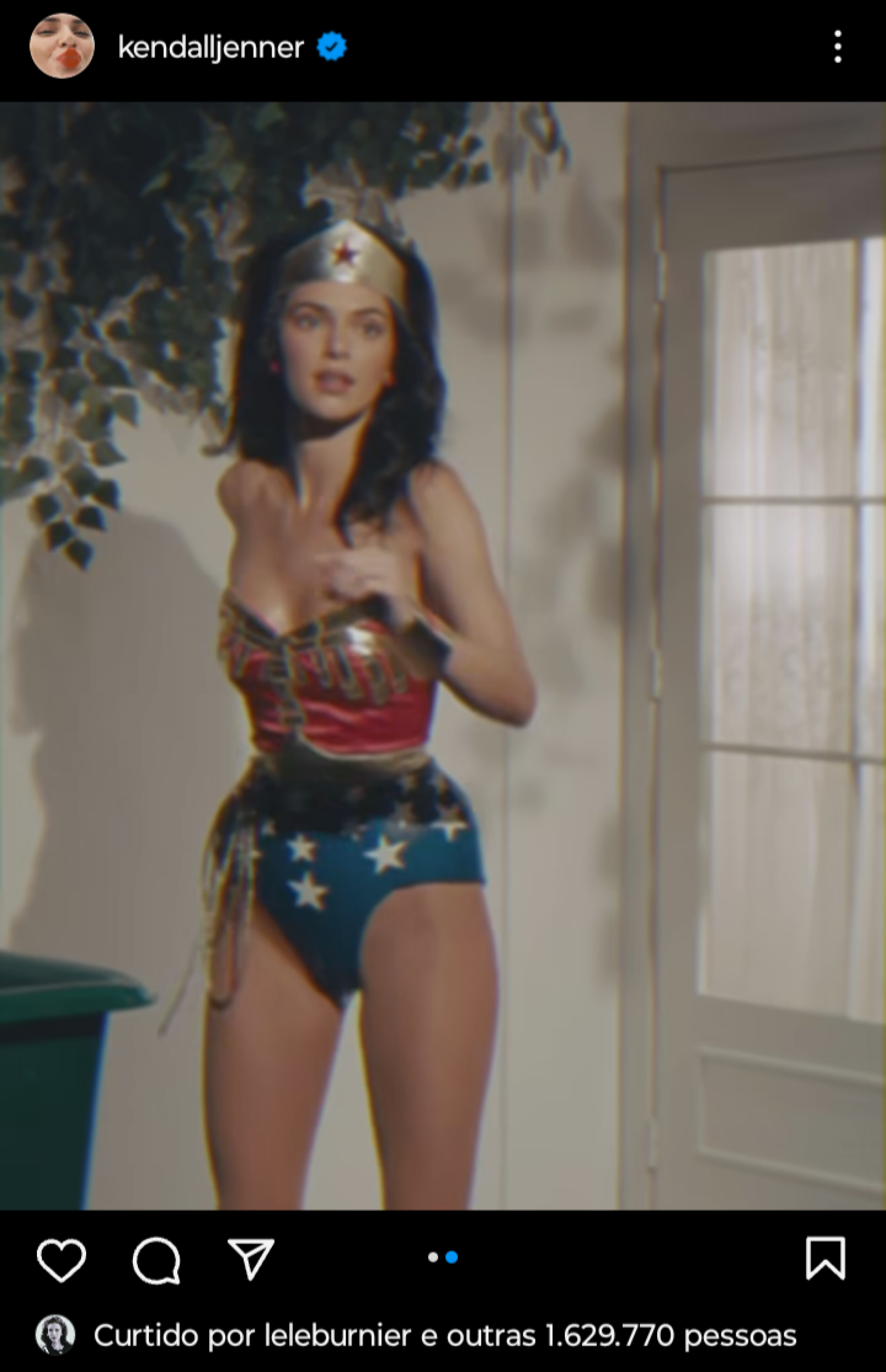 Kendall Jenner surpreende com interpretação de Mulher Maravilha para o Halloween - Reprodução/Instagram