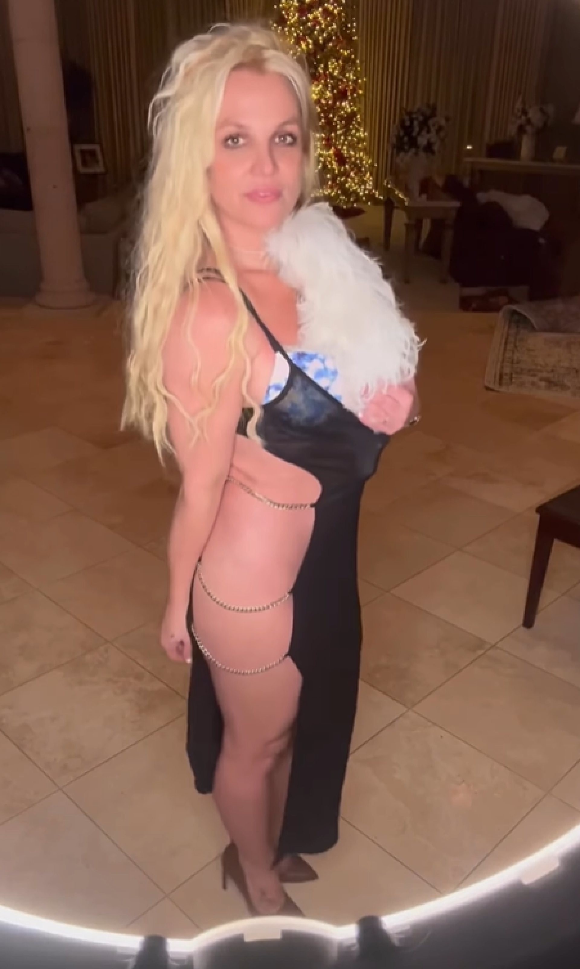 Britney Spears adota superfenda para curtir Halloween - Reprodução / Instagram