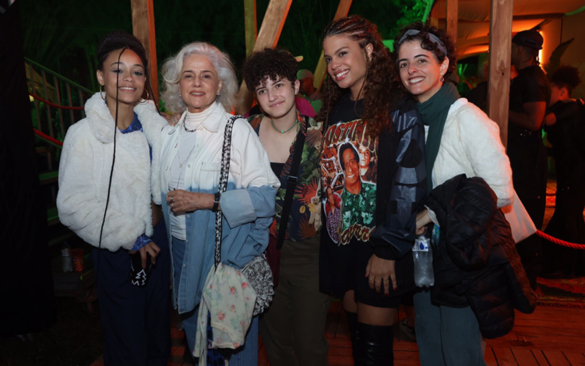 Cecília Buarque, Marieta Severo, Tetê Buarque, Clara Buarque e Luisa Buarque