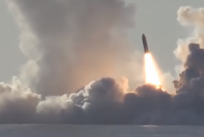 Rússia testa míssil balístico intercontinental com sucesso