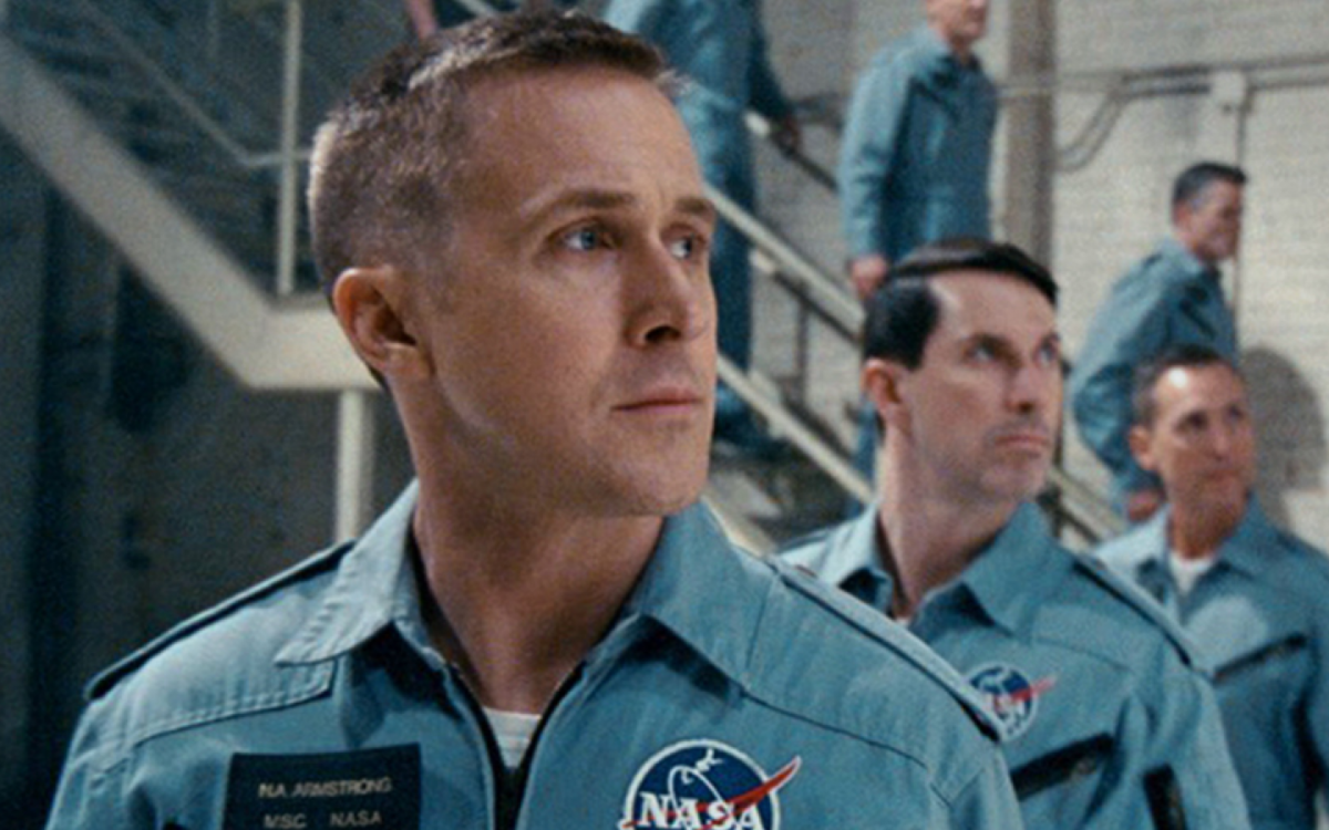 O ator Ryan Gosling interpretou Neil Armstrong, homem que pisou pela primeira vez na Lua (Imagem: Reprodução digital | Universal Studios)