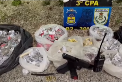 PM prende traficante com grande quantidade de drogas e pistola no Castelar em Belford Roxo
