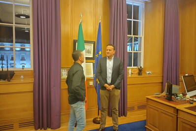 Entregador brasileiro que salvou crianças de ataque a facas é homenageado na Irlanda