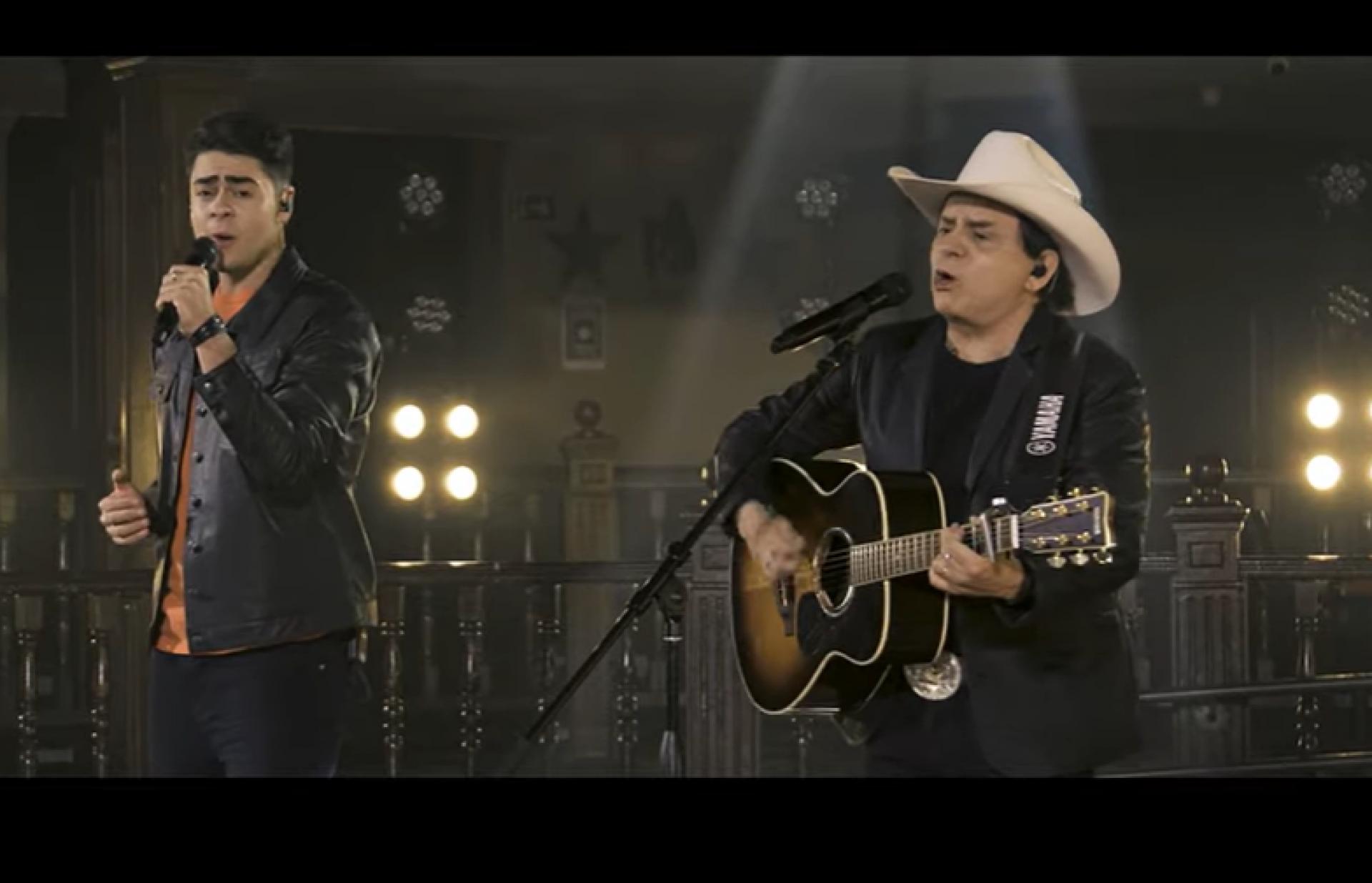 Enrico canta com o pai Chitãozinho - Reprodução/Instagram