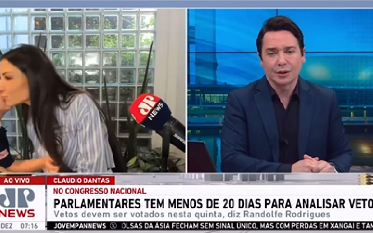 Filho de Amanda Klein dá um beijo na mãe durante transmissão ao vivo na Jovem Pan - Reprodução/Instagram