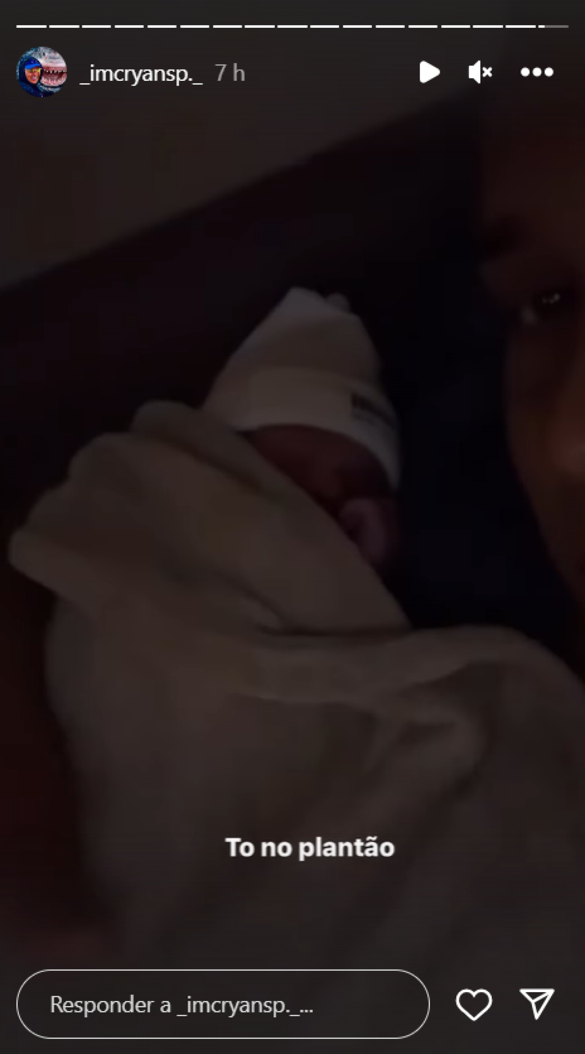 MC Ryan contou que passou a madrugada cuidando da filha recém-nascida, Zoe - Reprodução / Instagram