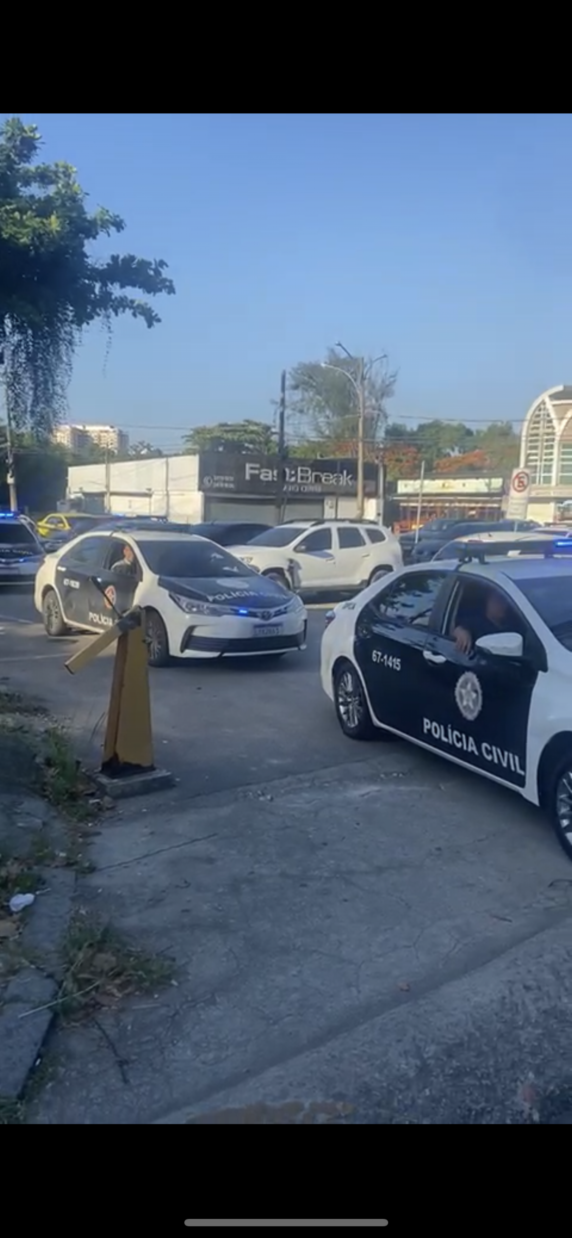 Agentes da Delegacia de Proteção à Criança e ao Adolescente cumpriram 16 mandados de busca e apreensão - Divulgação / PCERJ