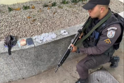 Traficante escondido na moita é preso pela PM no Maringá em Belford Roxo