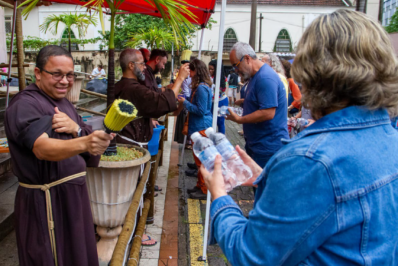 Primeira sexta-feira do ano tem tradicional bênção dos capuchinhos
