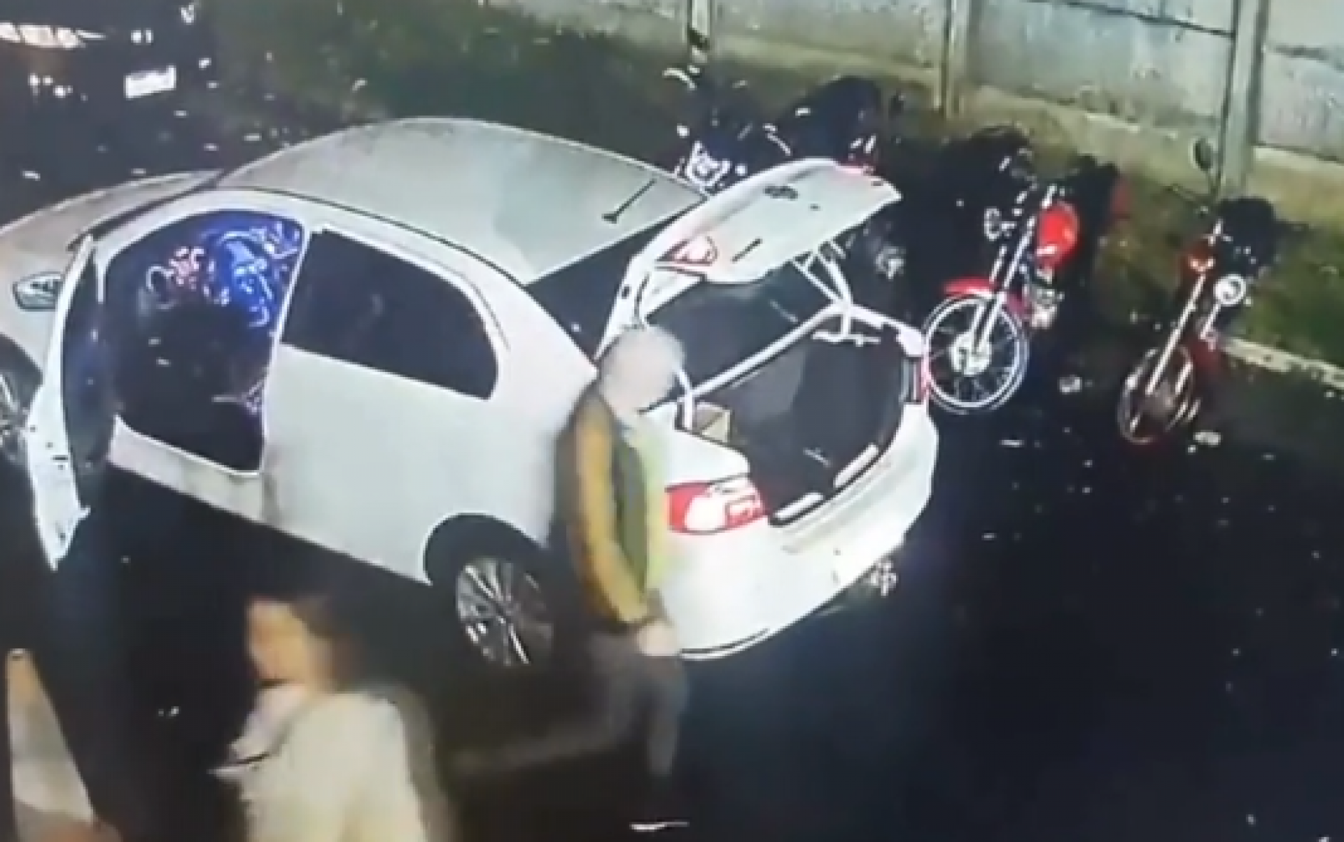 Casal pediu carro de aplicativo para levar o corpo de Bruna Letycia até zona de mata  - Reprodução